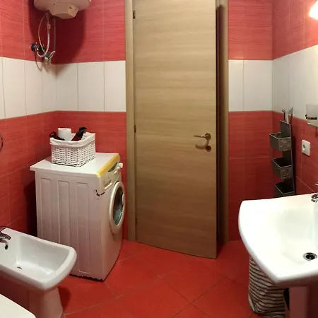 Elona's 10 Mins To City Center Apartment